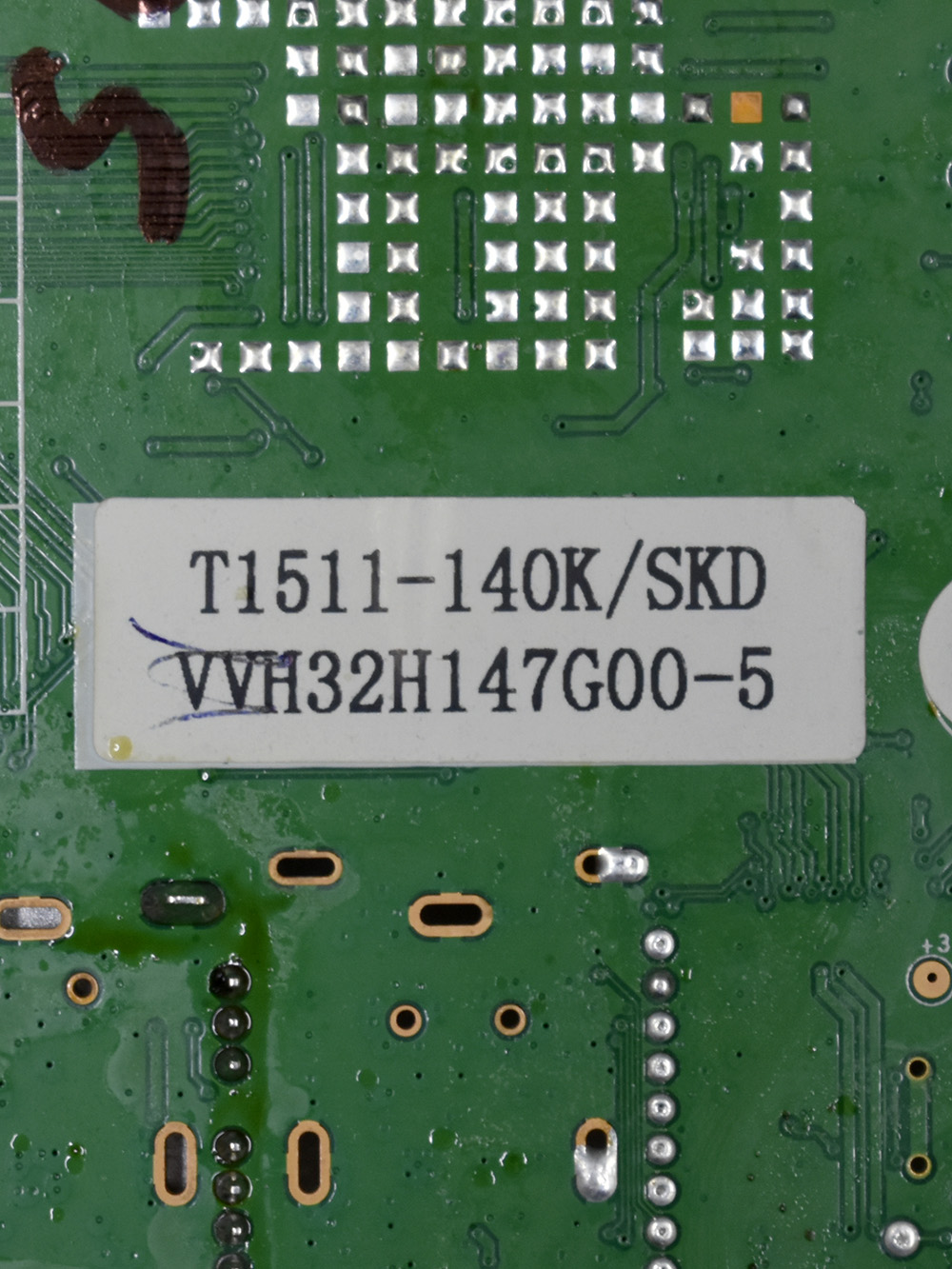   CV512H-B42, DEXP H32B7000E