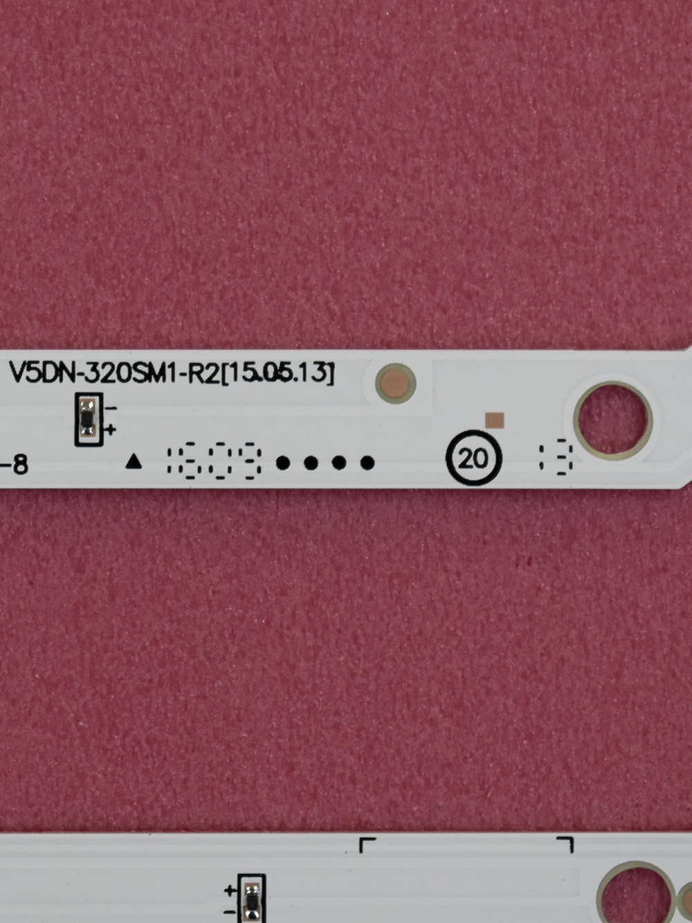Комплект подсветки V5DN-320SM1-R2 Комплект подсветки V5DN-320SM1-R2