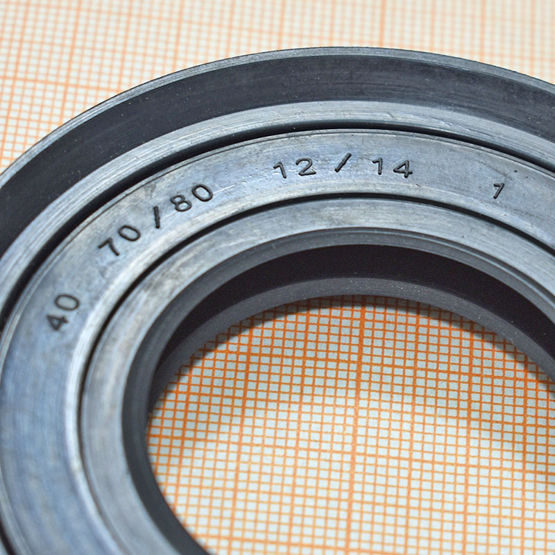 Сальник 40x70/80x12/14 Сальник 40x70/80x12/14